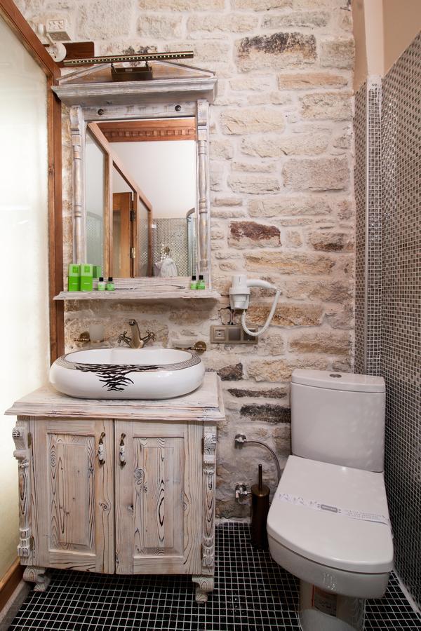1922 Hotel Yenifoca ภายนอก รูปภาพ