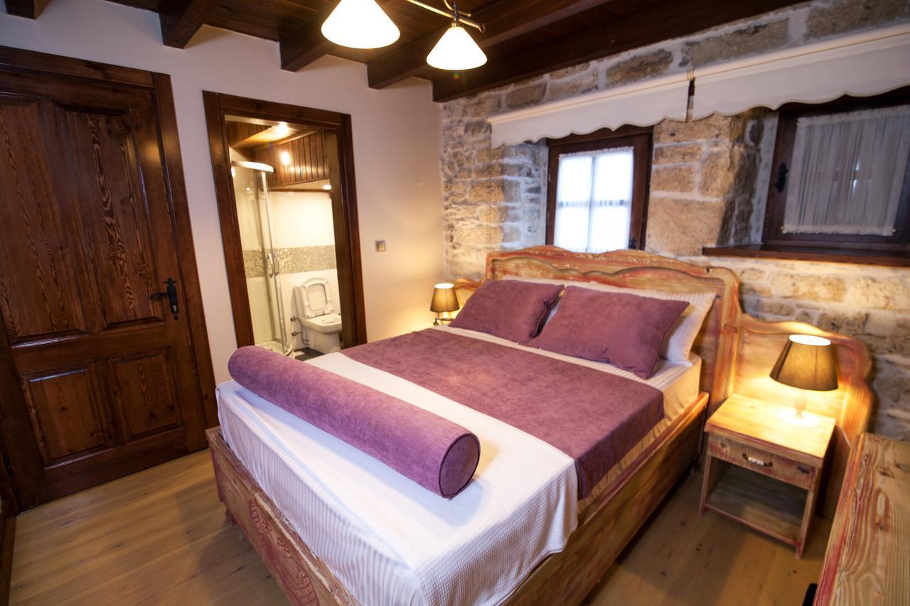 1922 Hotel Yenifoca ภายนอก รูปภาพ