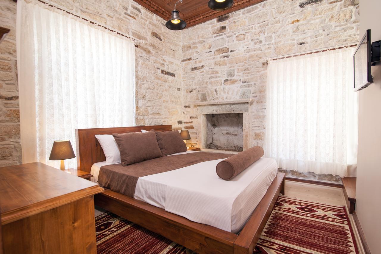 1922 Hotel Yenifoca ภายนอก รูปภาพ